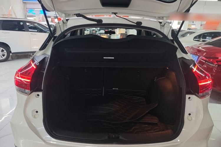 Used Nissan Kicks 2022 1.5L CVT XL Fashion Edition Trunk