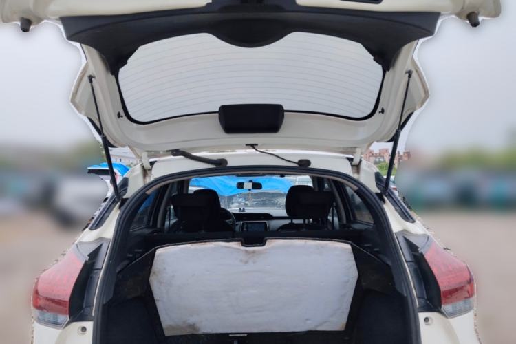 Used Nissan Kicks 2022 1.5L CVT XL Fashion Edition Trunk