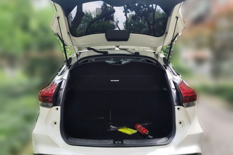 Used Nissan Kicks 2022 1.5L CVT XV Luxury Edition Trunk