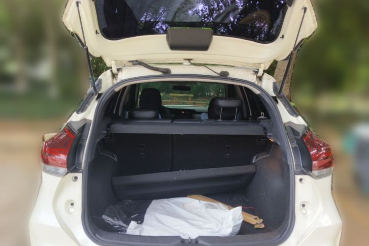 Used Nissan Kicks 2022 1.5L CVT XL Fashion Edition Trunk
