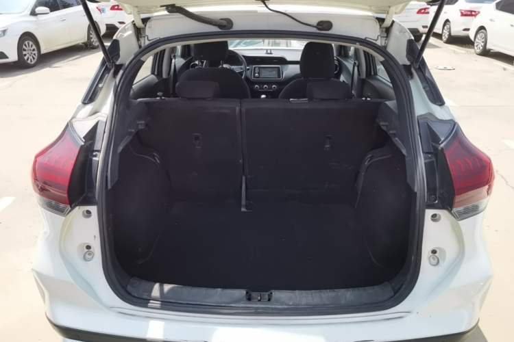 Used Nissan Kicks 2022 1.5L CVT XL Fashion Edition Trunk