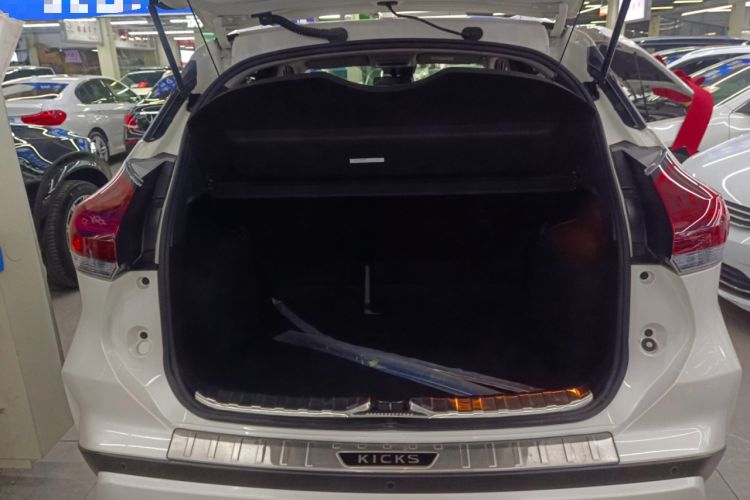 Used Nissan Kicks 2022 1.5L CVT XV Luxury Edition Trunk