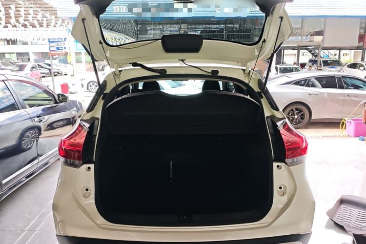 Used Nissan Kicks 2022 1.5L CVT XL Fashion Edition Trunk