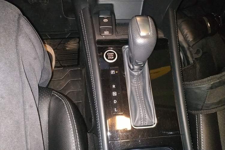 Used Nissan Kicks 2023 Jingqing Edition 1.5L Unleash Pure "Jing" – The Luxurious Version Gear Lever