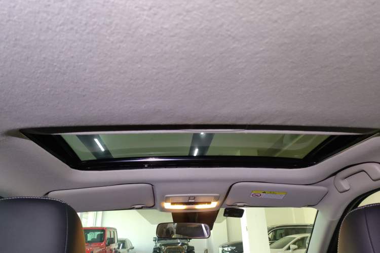 Used Nissan Kicks 2023 Jingqing Edition 1.5L Unleash Pure "Jing" – The Luxurious Version Headliner