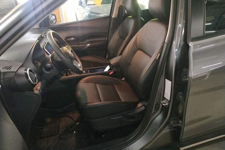 Used Nissan Kicks 2023 Jingqing Edition 1.5L Unleash Pure "Jing" – The Luxurious Version Left Front Seat