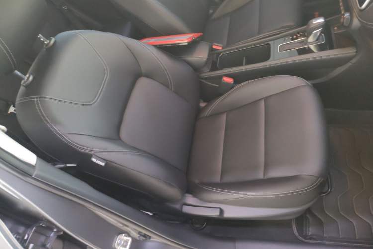 Used Nissan Kicks 2023 Jingqing Edition 1.5L Unleash Pure "Jing" – The Luxurious Version Right Front Seat