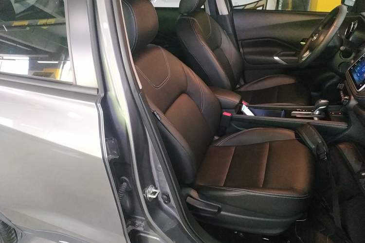Used Nissan Kicks 2023 Jingqing Edition 1.5L Unleash Pure "Jing" – The Luxurious Version Right Front Seat