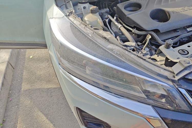 Used Nissan Kicks 2023 Jingqing Edition 1.5L Unleash Pure "Jing" – The Luxurious Version Right Front Headlight