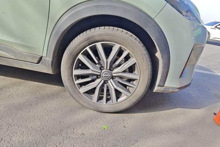 Used Nissan Kicks 2023 Jingqing Edition 1.5L Unleash Pure "Jing" – The Luxurious Version Right Front Wheel Hub