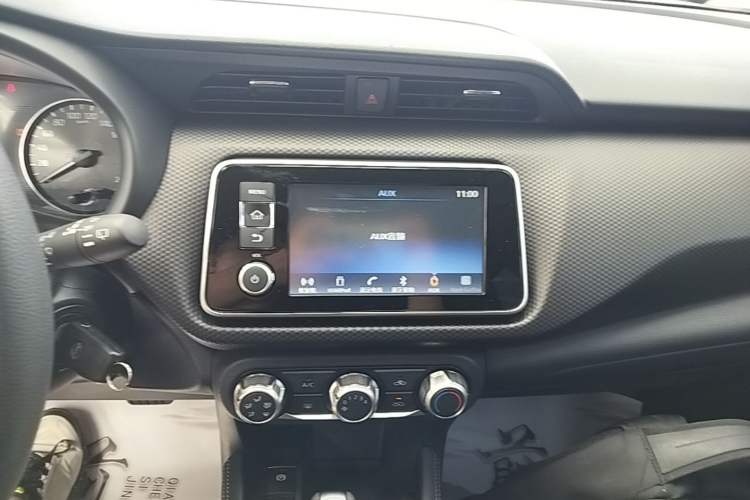 Used Nissan Kicks 2023 Jingqing Edition 1.5L Combining "Power" with a Stylish Touch Audio And AC Panel