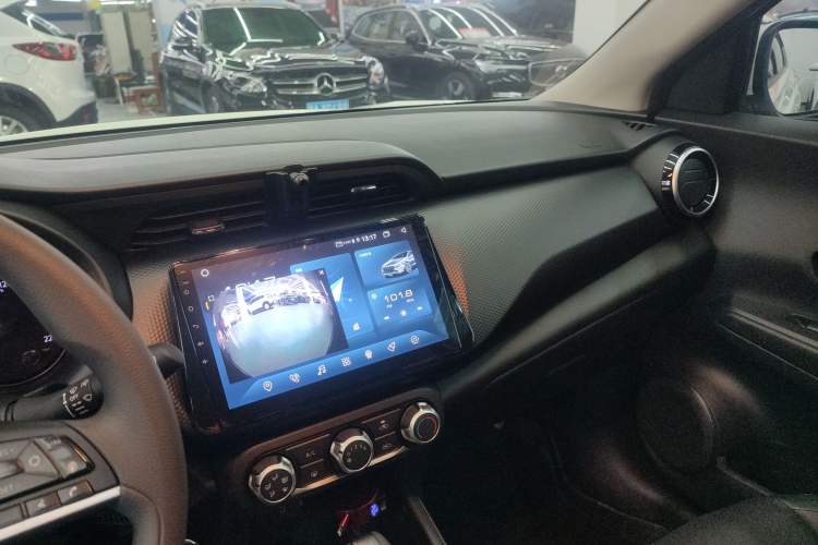 Used Nissan Kicks 2023 Jingqing Edition 1.5L Combining "Power" with a Stylish Touch Audio And AC Panel