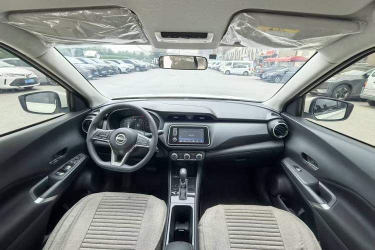 Used Nissan Kicks 2023 Jingqing Edition 1.5L Combining "Power" with a Stylish Touch Center Console