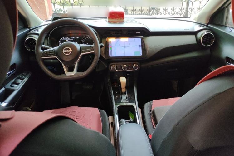 Used Nissan Kicks 2023 Jingqing Edition 1.5L Combining "Power" with a Stylish Touch Center Console