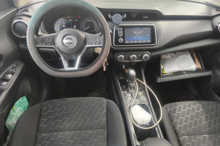 Used Nissan Kicks 2023 Jingqing Edition 1.5L Combining "Power" with a Stylish Touch Center Console