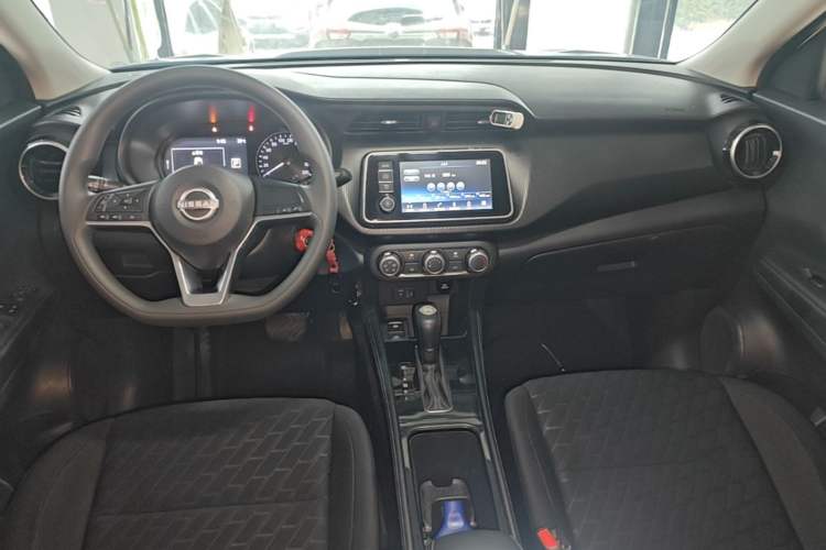 Used Nissan Kicks 2023 Jingqing Edition 1.5L Combining "Power" with a Stylish Touch Center Console