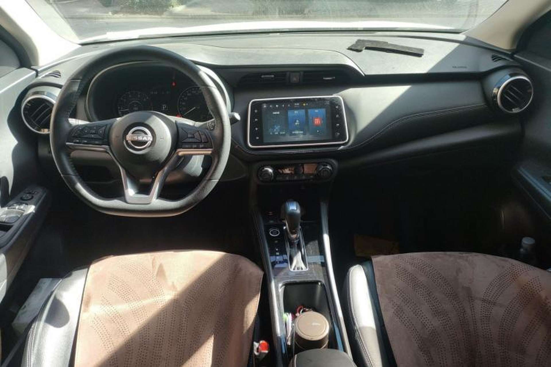 Used Nissan Kicks 2023 Jingqing Edition 1.5L Unleash Pure "Jing" – The Luxurious Version Center Console