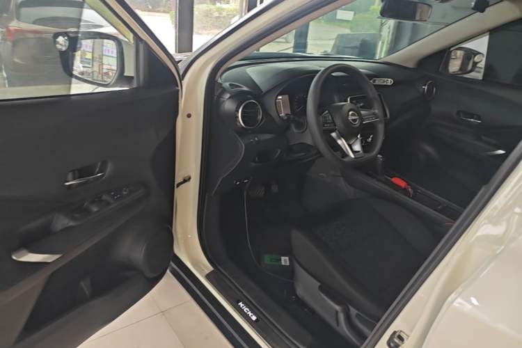 Used Nissan Kicks 2023 Jingqing Edition 1.5L Combining "Power" with a Stylish Touch Driver Seat