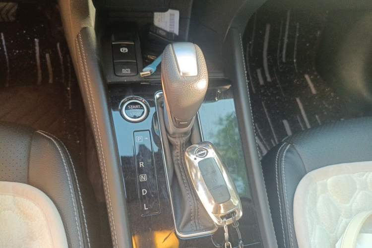 Used Nissan Kicks 2023 Jingqing Edition 1.5L Unleash Pure "Jing" – The Luxurious Version Gear Lever