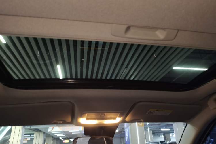 Used Nissan Kicks 2023 Jingqing Edition 1.5L Unleash Pure "Jing" – The Luxurious Version Headliner
