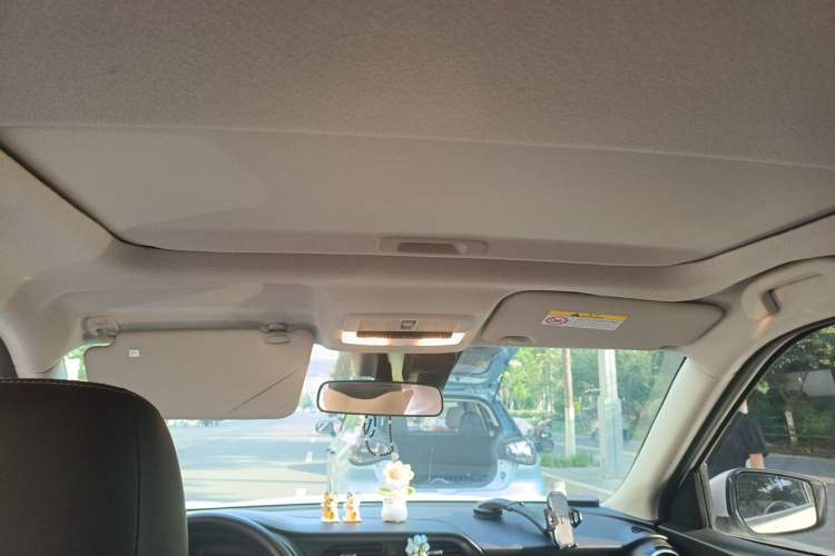 Used Nissan Kicks 2023 Jingqing Edition 1.5L Unleash Pure "Jing" – The Luxurious Version Headliner