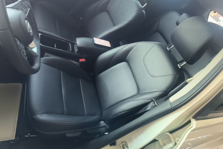 Used Nissan Kicks 2023 Jingqing Edition 1.5L Unleash Pure "Jing" – The Luxurious Version Left Front Seat