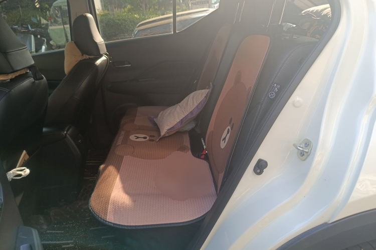 Used Nissan Kicks 2023 Jingqing Edition 1.5L Unleash Pure "Jing" – The Luxurious Version Left Rear Seat