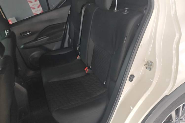 Used Nissan Kicks 2023 Jingqing Edition 1.5L Combining "Power" with a Stylish Touch Left Rear Seat
