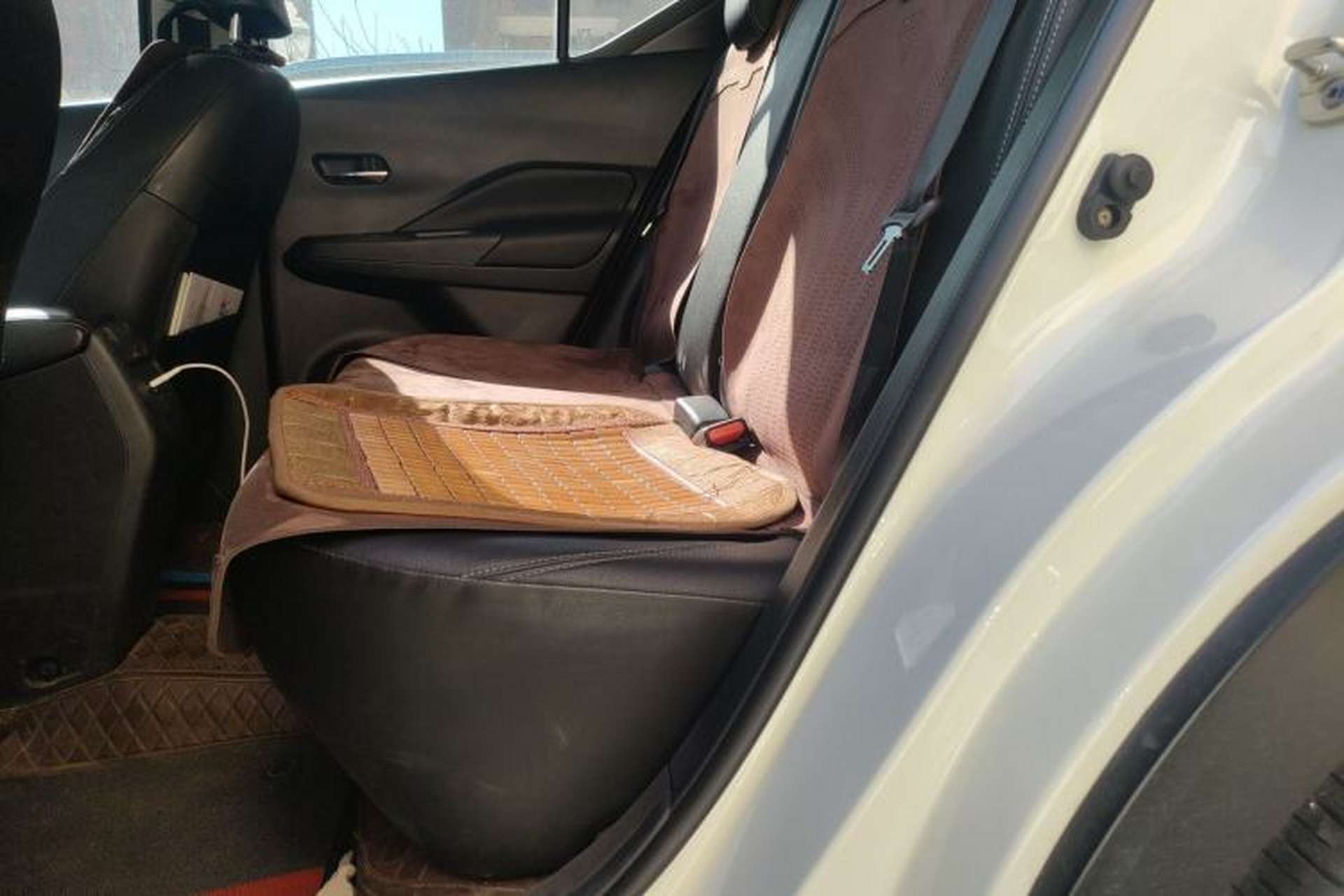 Used Nissan Kicks 2023 Jingqing Edition 1.5L Unleash Pure "Jing" – The Luxurious Version Left Rear Seat