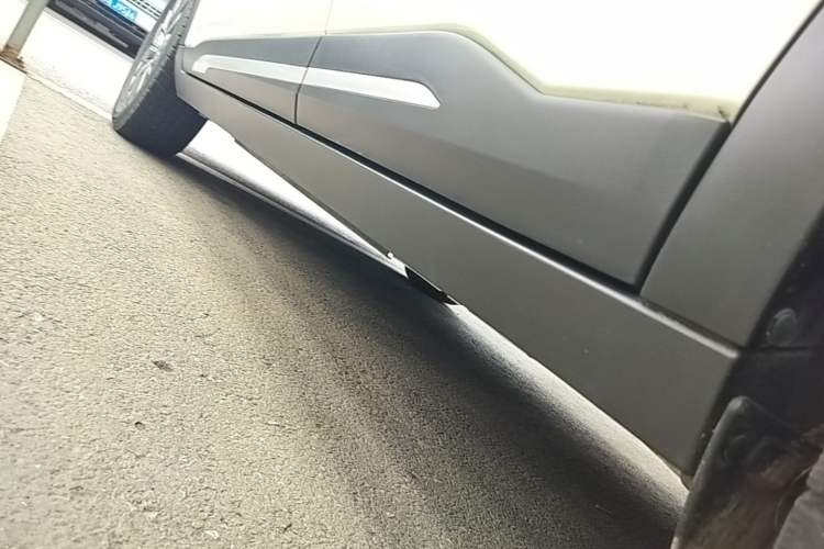 Used Nissan Kicks 2023 Jingqing Edition 1.5L Combining "Power" with a Stylish Touch Left Side Sill