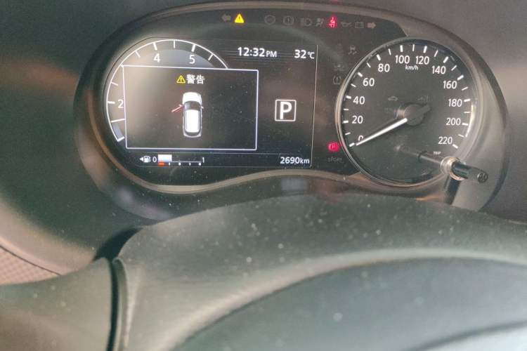 Used Nissan Kicks 2023 Jingqing Edition 1.5L Combining "Power" with a Stylish Touch Odometer Close Up