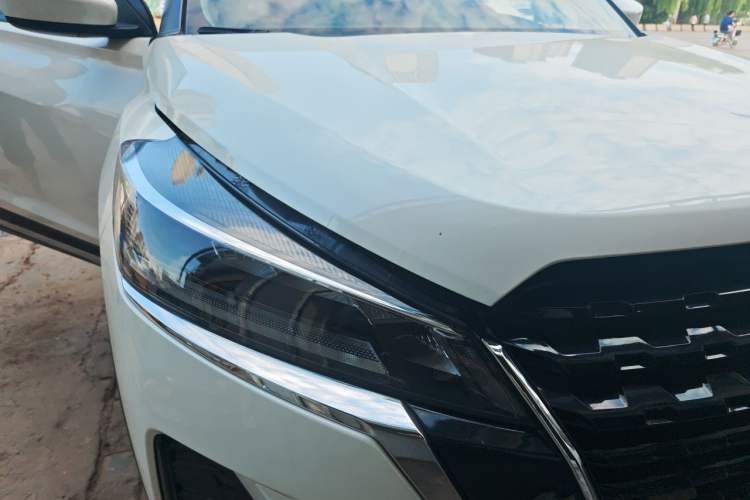 Used Nissan Kicks 2023 Jingqing Edition 1.5L Combining "Power" with a Stylish Touch Right Front Headlight