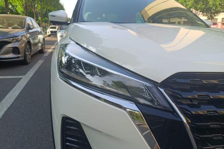 Used Nissan Kicks 2023 Jingqing Edition 1.5L Unleash Pure "Jing" – The Luxurious Version Right Front Headlight