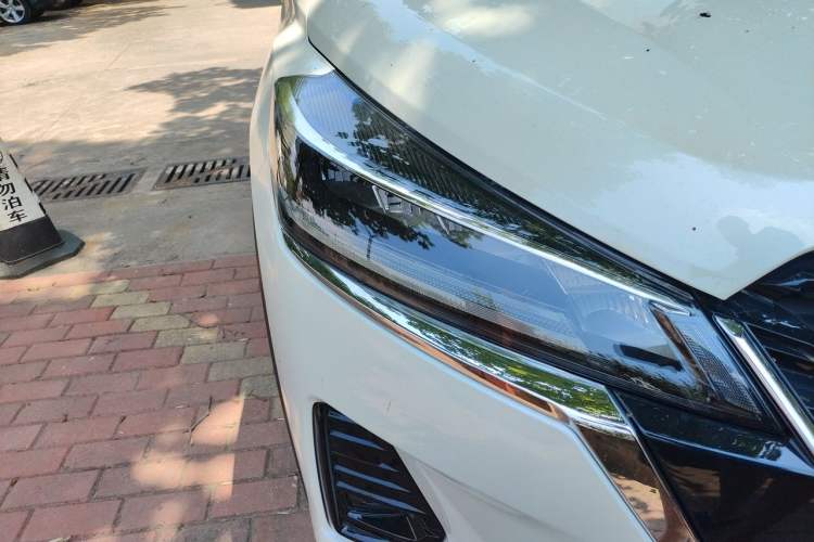 Used Nissan Kicks 2023 Jingqing Edition 1.5L Combining "Power" with a Stylish Touch Right Front Headlight