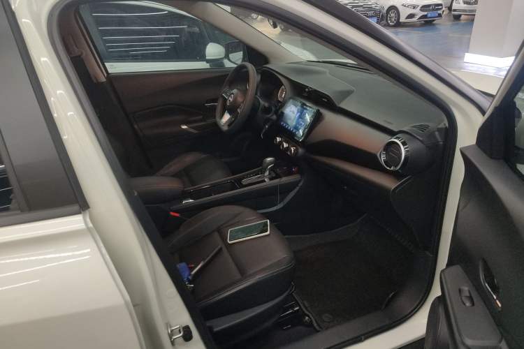 Used Nissan Kicks 2023 Jingqing Edition 1.5L Combining "Power" with a Stylish Touch Right Front Seat