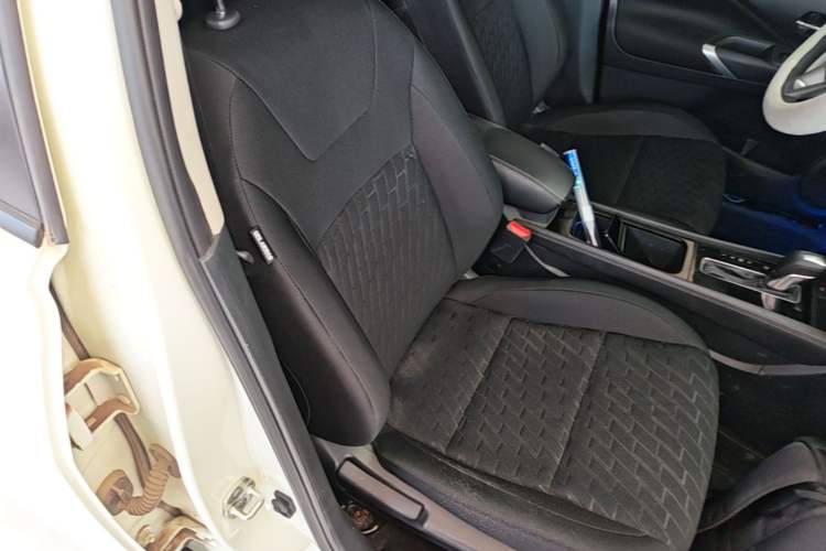 Used Nissan Kicks 2023 Jingqing Edition 1.5L Combining "Power" with a Stylish Touch Right Front Seat
