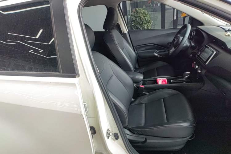 Used Nissan Kicks 2023 Jingqing Edition 1.5L Combining "Power" with a Stylish Touch Right Front Seat