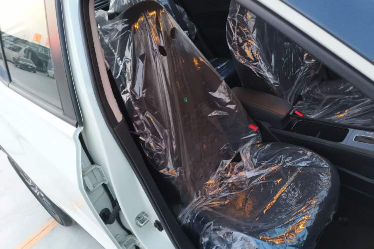 Used Nissan Kicks 2023 Jingqing Edition 1.5L Combining "Power" with a Stylish Touch Right Front Seat