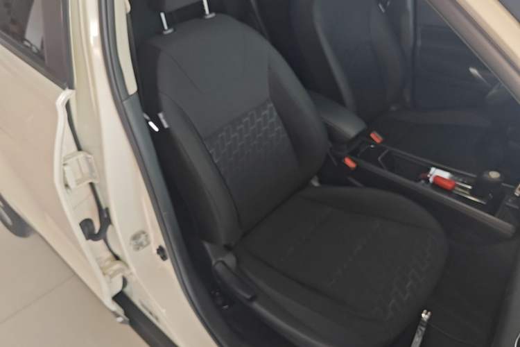 Used Nissan Kicks 2023 Jingqing Edition 1.5L Combining "Power" with a Stylish Touch Right Front Seat