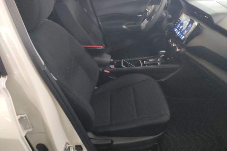 Used Nissan Kicks 2023 Jingqing Edition 1.5L Combining "Power" with a Stylish Touch Right Front Seat