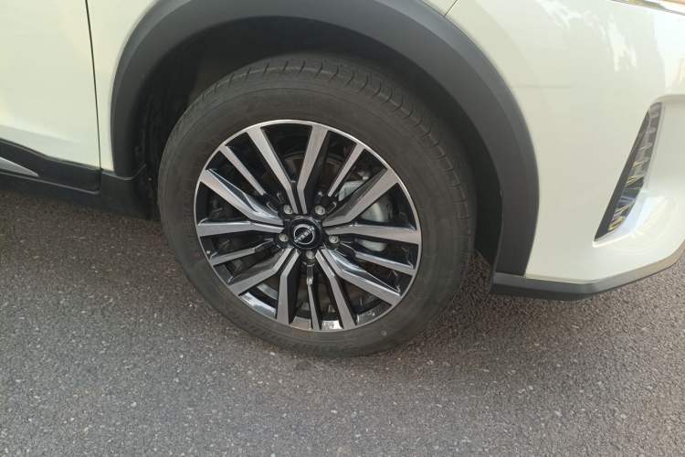 Used Nissan Kicks 2023 Jingqing Edition 1.5L Unleash Pure "Jing" – The Luxurious Version Right Front Wheel Hub