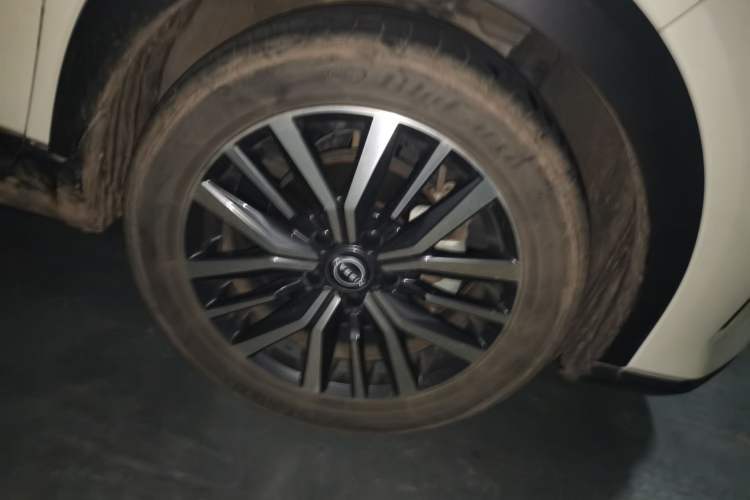 Used Nissan Kicks 2023 Jingqing Edition 1.5L Combining "Power" with a Stylish Touch Right Front Wheel Hub