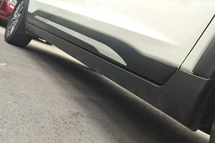 Used Nissan Kicks 2023 Jingqing Edition 1.5L Combining "Power" with a Stylish Touch Right Side Sill