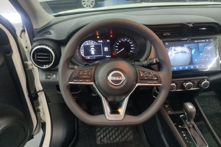 Used Nissan Kicks 2023 Jingqing Edition 1.5L Combining "Power" with a Stylish Touch Steering Wheel
