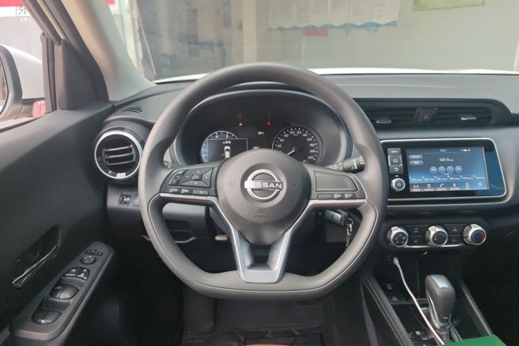 Used Nissan Kicks 2023 Jingqing Edition 1.5L Combining "Power" with a Stylish Touch Steering Wheel