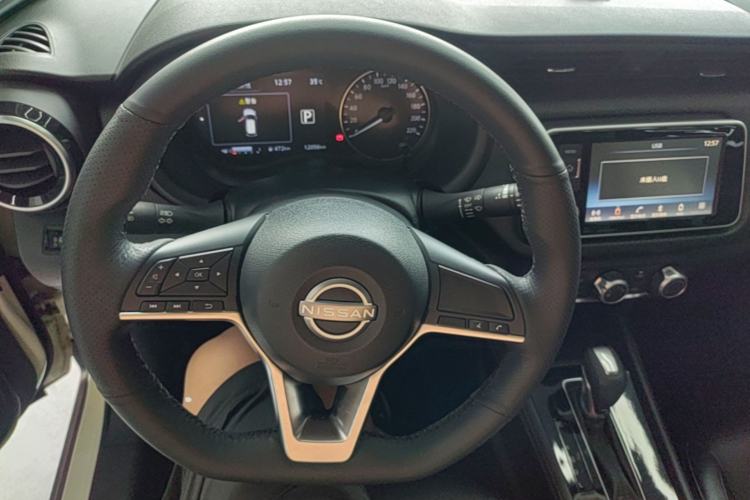 Used Nissan Kicks 2023 Jingqing Edition 1.5L Combining "Power" with a Stylish Touch Steering Wheel