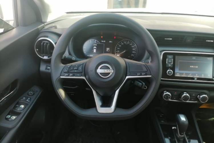 Used Nissan Kicks 2023 Jingqing Edition 1.5L Combining "Power" with a Stylish Touch Steering Wheel
