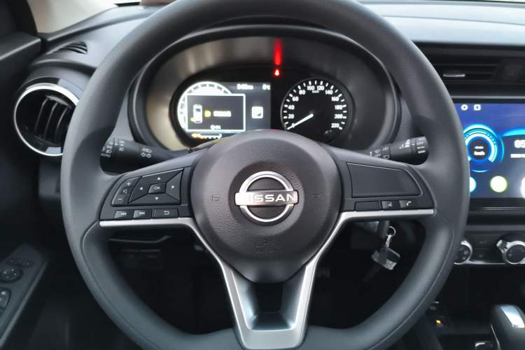 Used Nissan Kicks 2023 Jingqing Edition 1.5L Combining "Power" with a Stylish Touch Steering Wheel