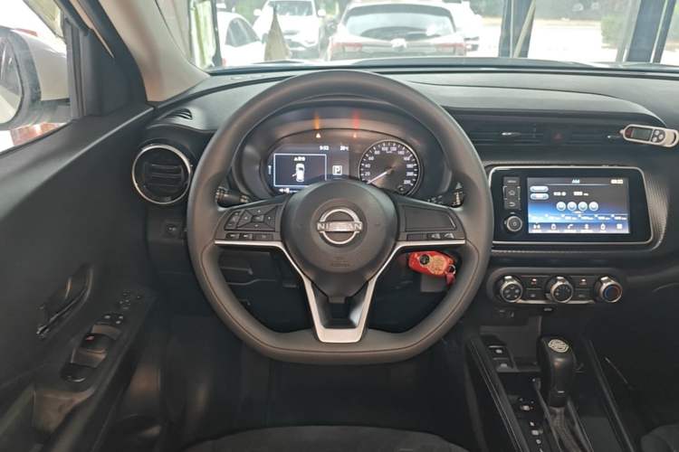 Used Nissan Kicks 2023 Jingqing Edition 1.5L Combining "Power" with a Stylish Touch Steering Wheel