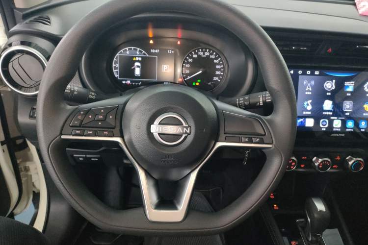 Used Nissan Kicks 2023 Jingqing Edition 1.5L Combining "Power" with a Stylish Touch Steering Wheel